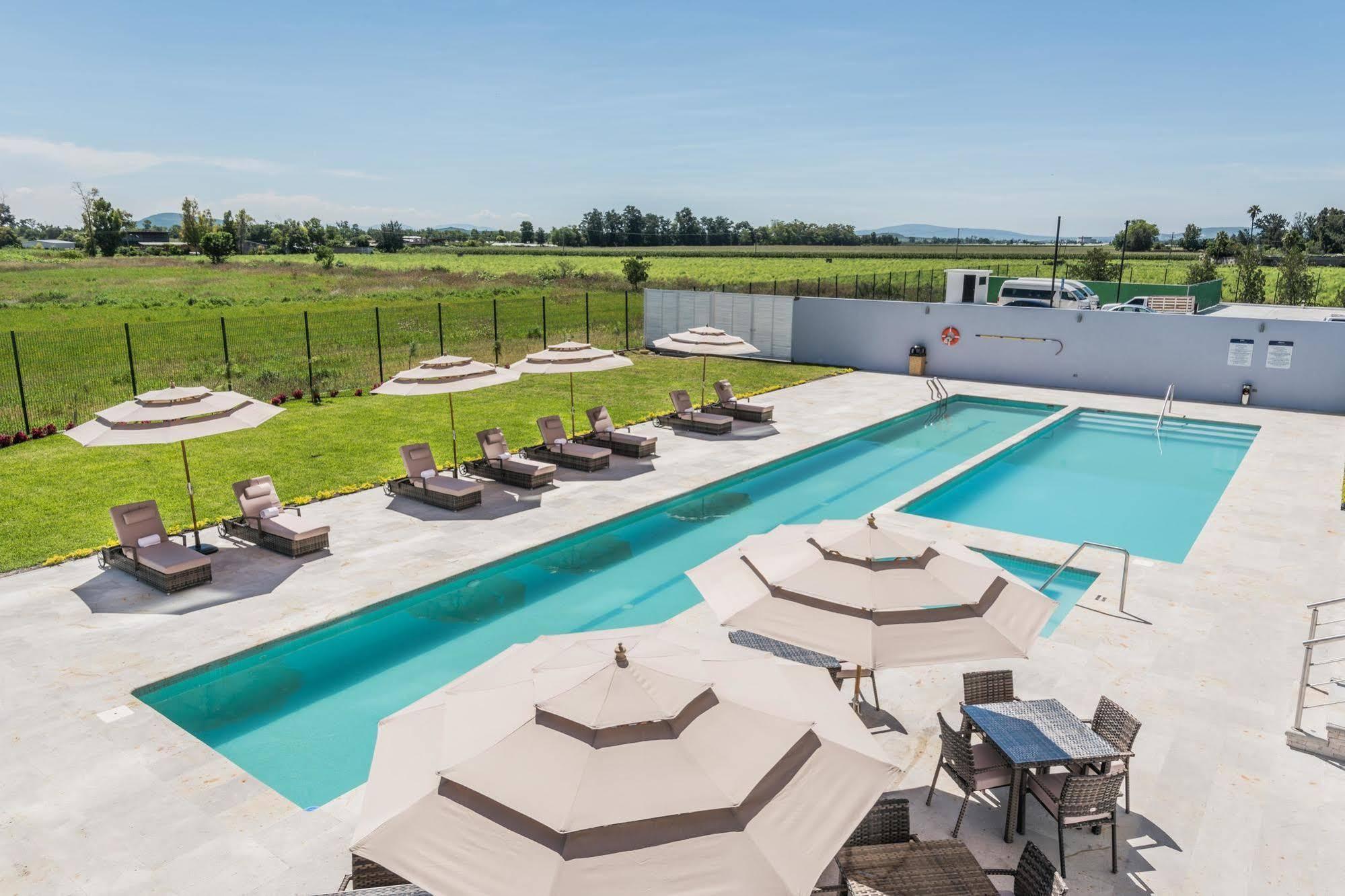 Hampton Inn & Suites By Hilton Salamanca Bajio Esterno foto