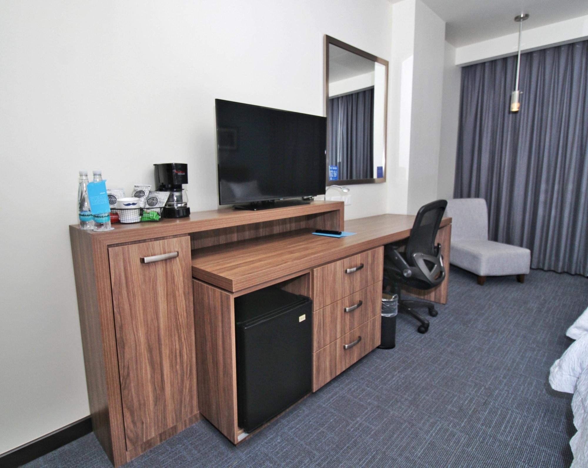 Hampton Inn & Suites By Hilton Salamanca Bajio Esterno foto