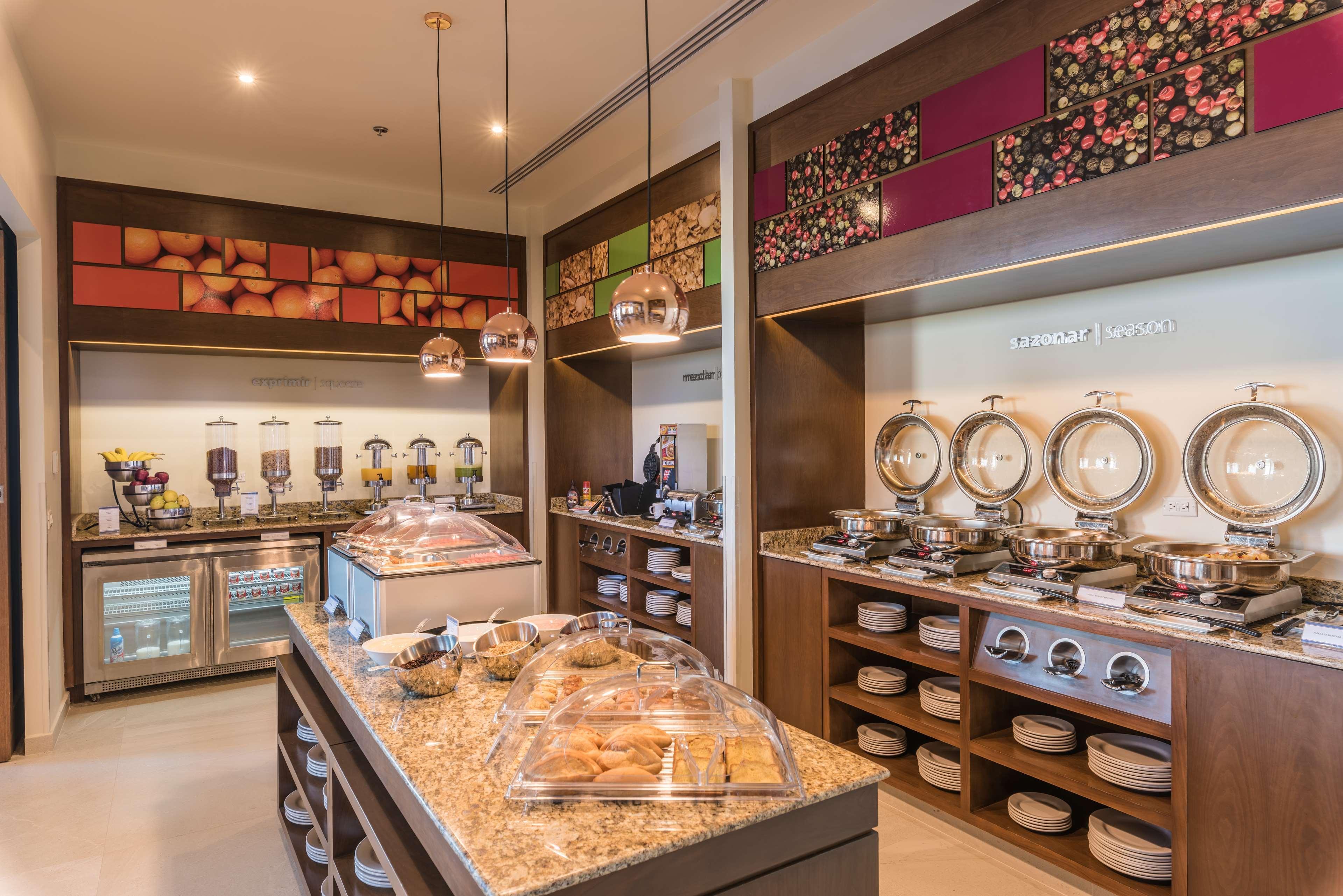 Hampton Inn & Suites By Hilton Salamanca Bajio Esterno foto