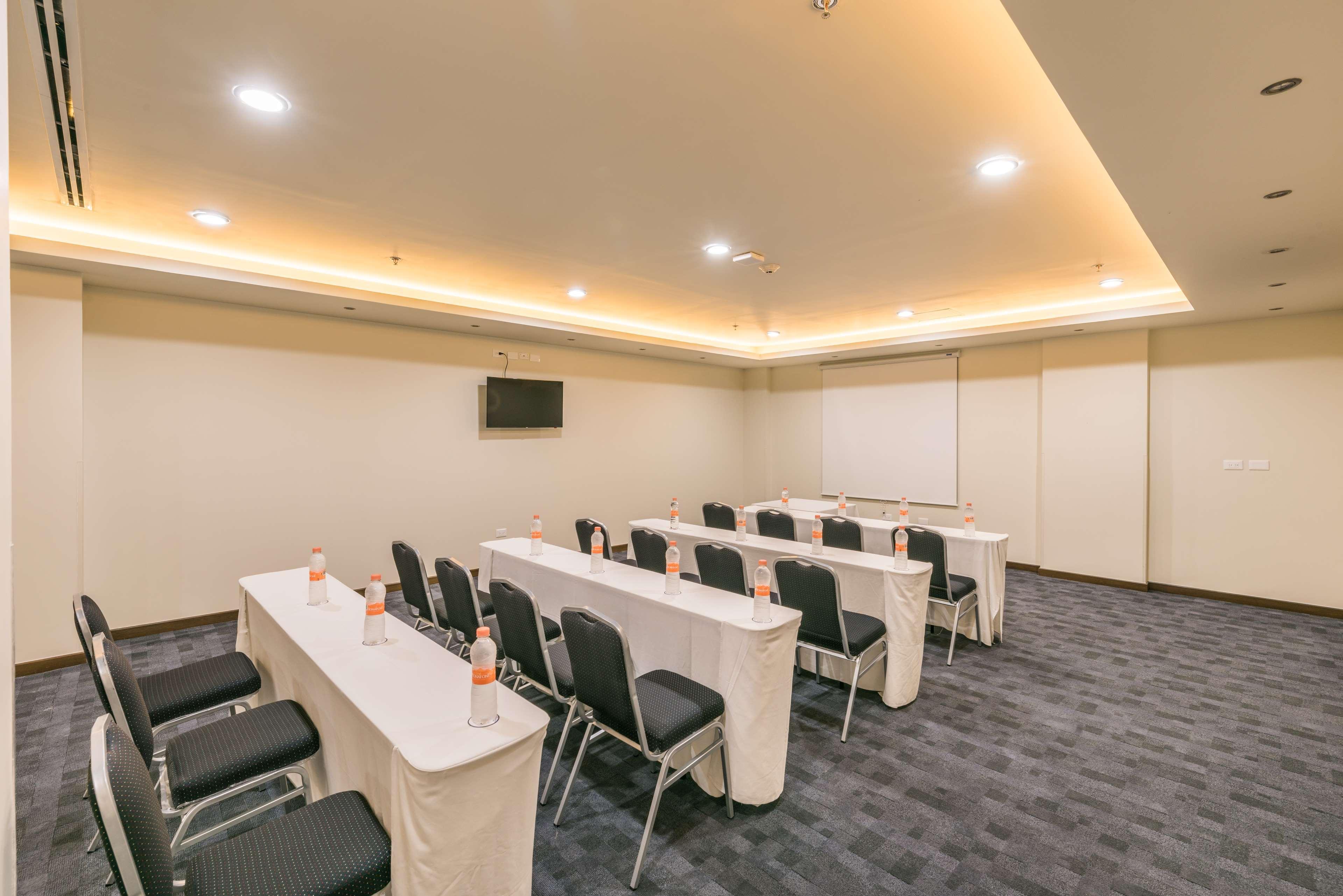 Hampton Inn & Suites By Hilton Salamanca Bajio Esterno foto