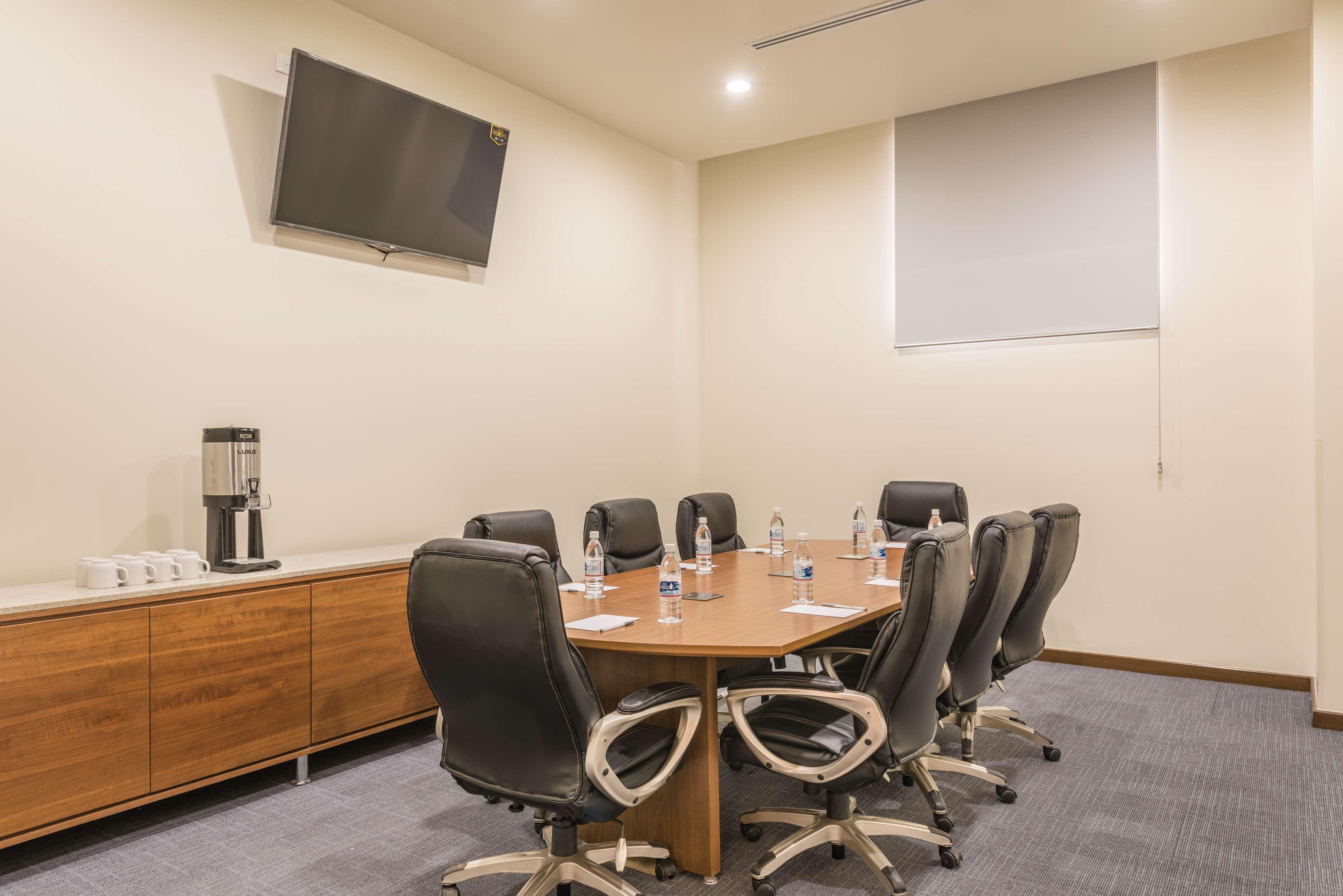Hampton Inn & Suites By Hilton Salamanca Bajio Esterno foto