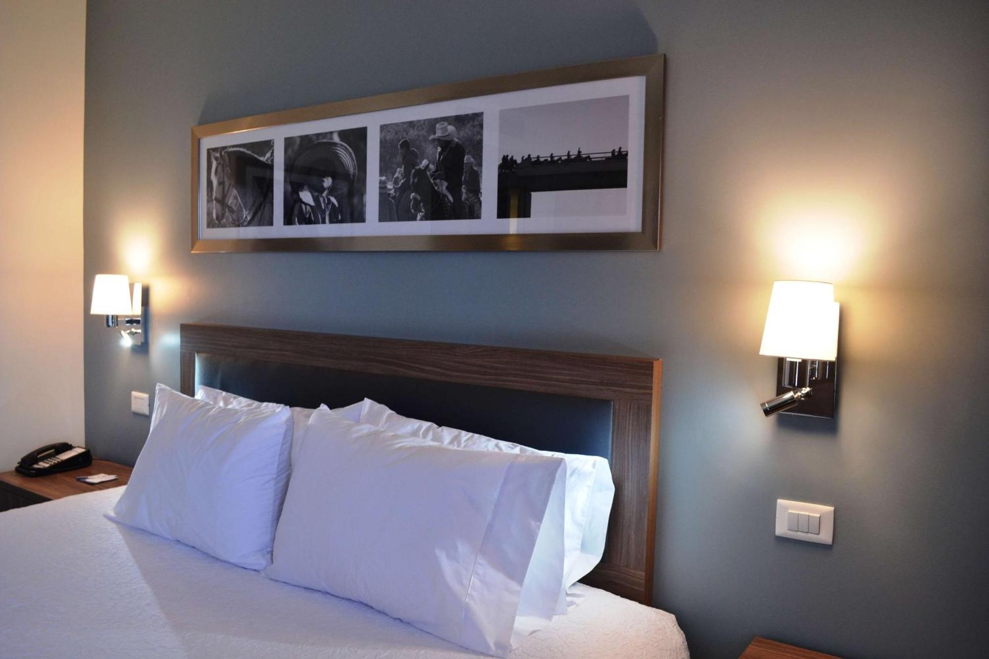 Hampton Inn & Suites By Hilton Salamanca Bajio Esterno foto