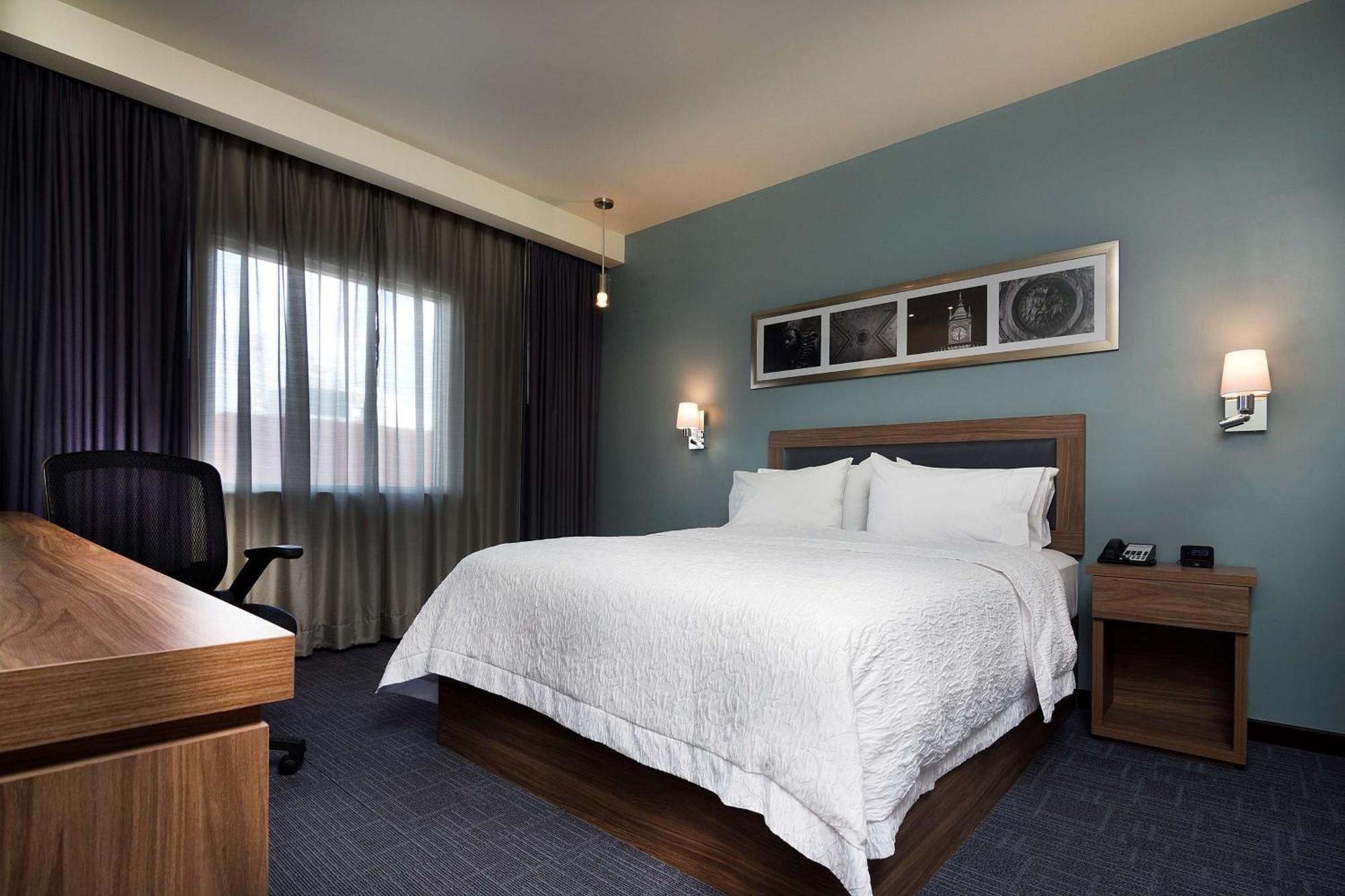 Hampton Inn & Suites By Hilton Salamanca Bajio Esterno foto