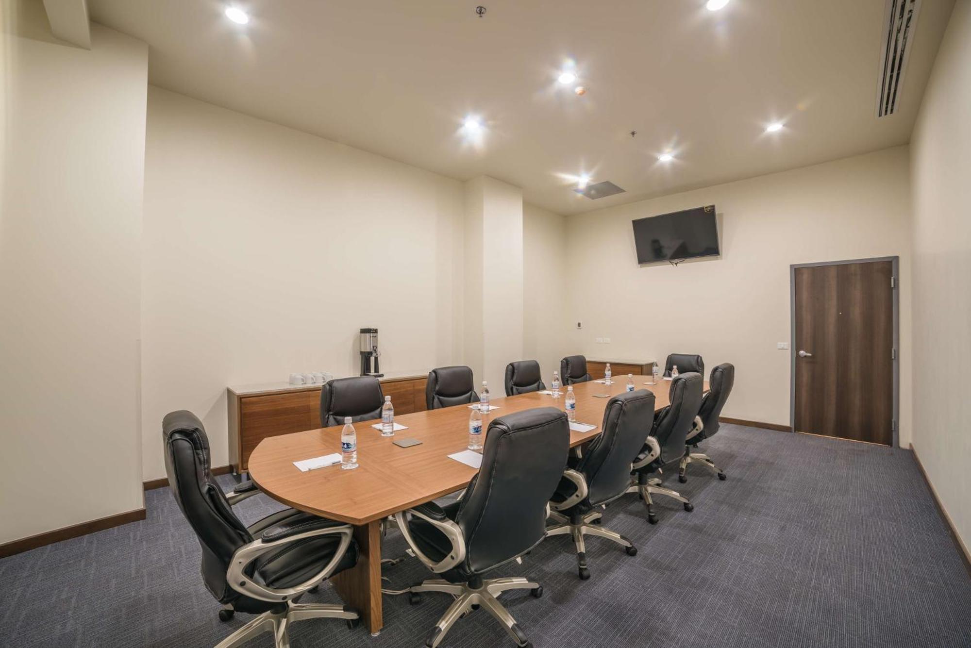 Hampton Inn & Suites By Hilton Salamanca Bajio Esterno foto