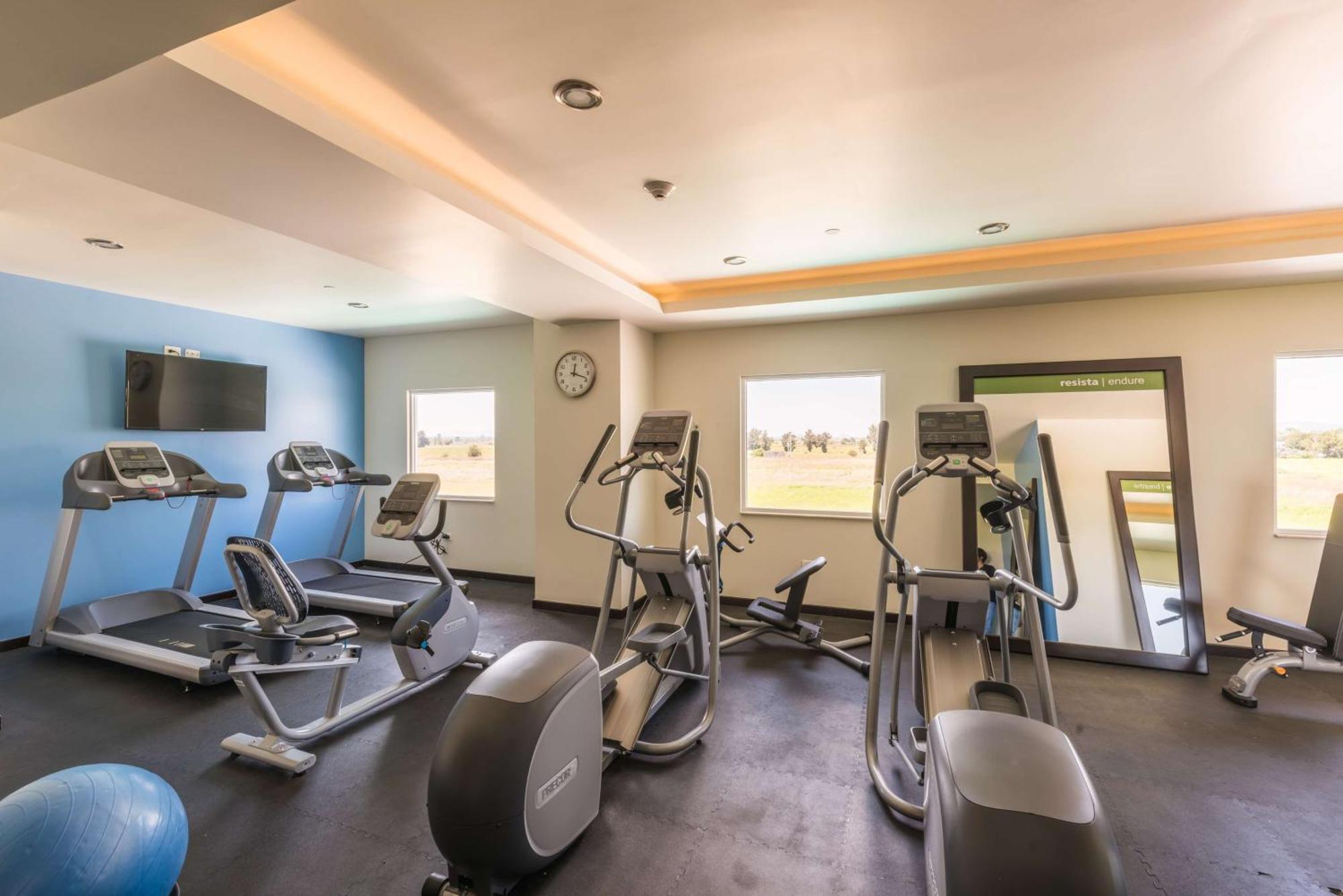 Hampton Inn & Suites By Hilton Salamanca Bajio Esterno foto