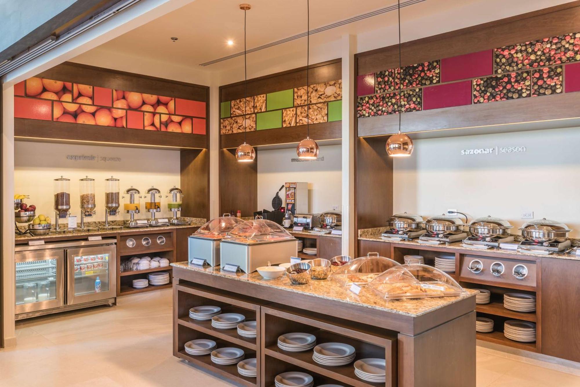 Hampton Inn & Suites By Hilton Salamanca Bajio Esterno foto