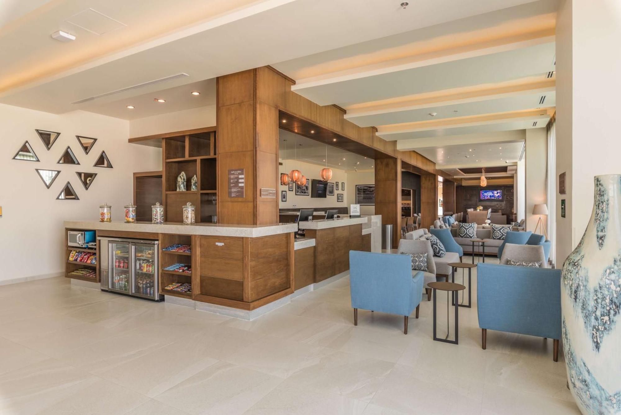 Hampton Inn & Suites By Hilton Salamanca Bajio Esterno foto