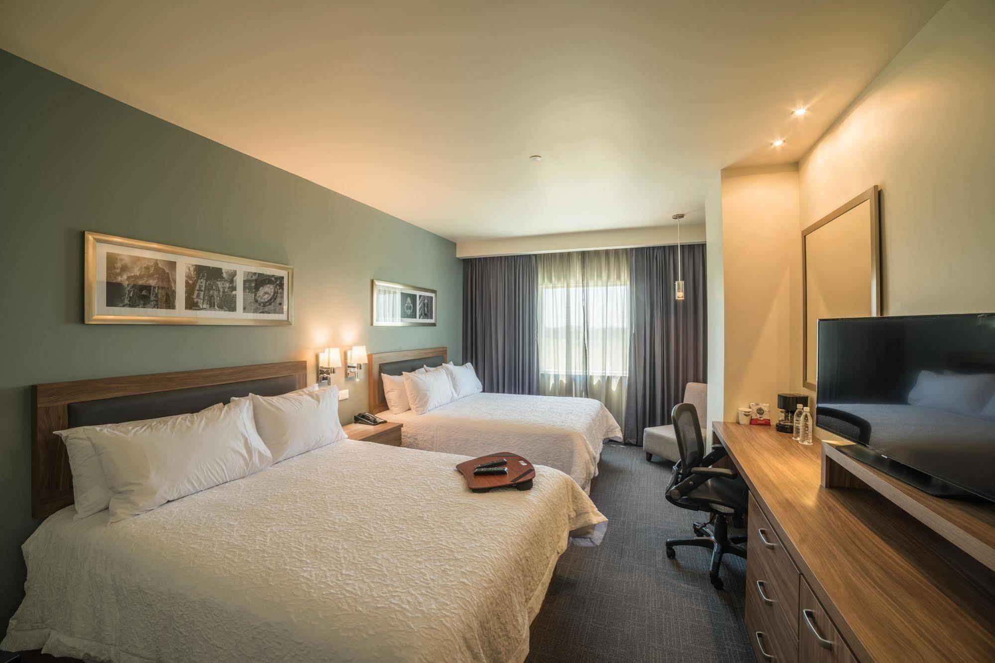 Hampton Inn & Suites By Hilton Salamanca Bajio Esterno foto