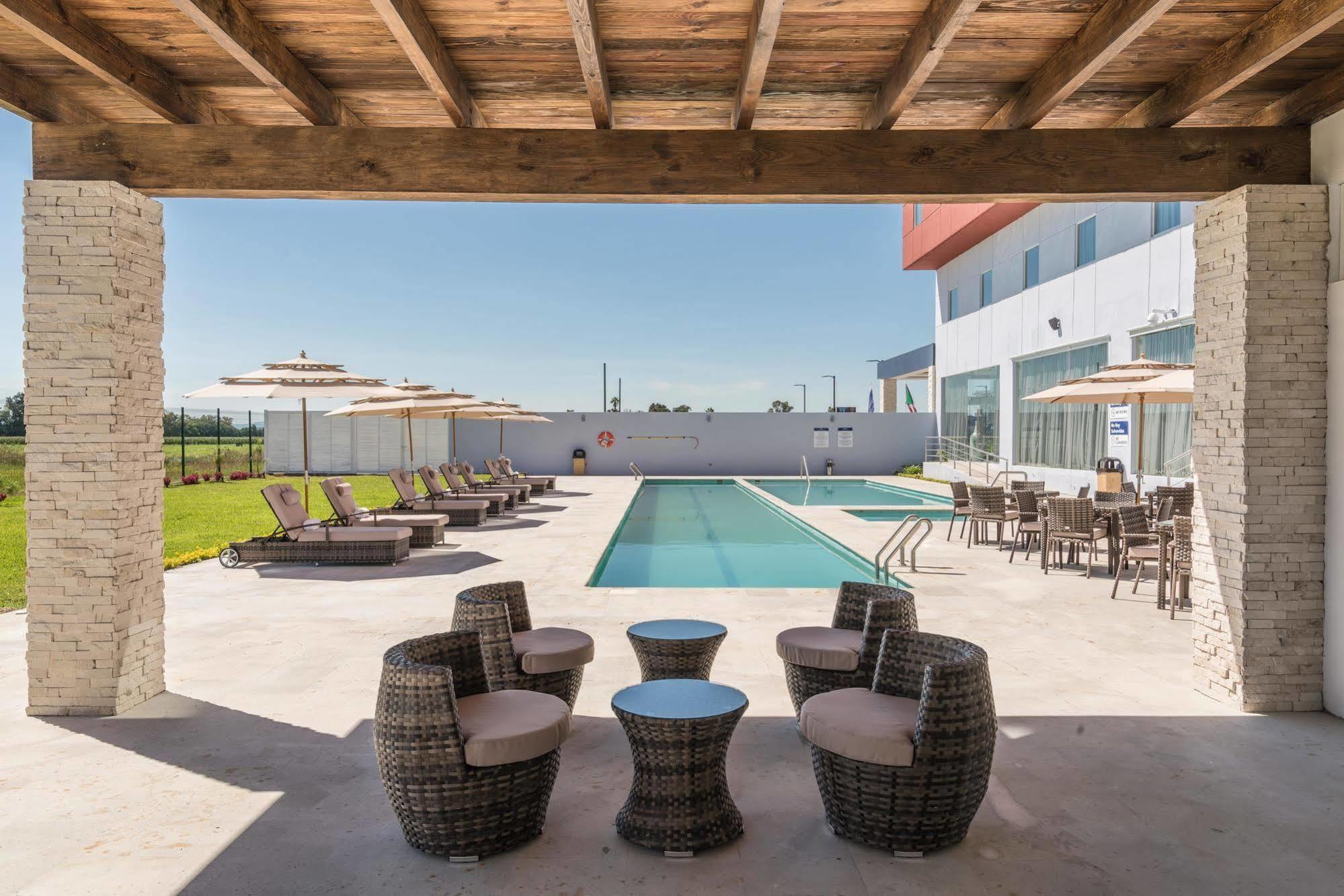 Hampton Inn & Suites By Hilton Salamanca Bajio Esterno foto